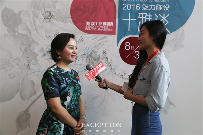 “十雅”魅力綻放，你們注意到女神手上的藍色錦魚了嗎？-別墅設計,軟裝設計,室內(nèi)設計,豪宅設計,深圳例外軟裝設計公司