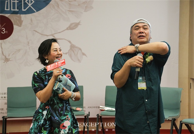 “十雅”魅力綻放，你們注意到女神手上的藍色錦魚了嗎？-別墅設計,軟裝設計,室內(nèi)設計,豪宅設計,深圳例外軟裝設計公司